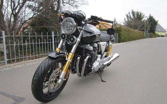 Umgebautes Motorrad Honda CB 1100 R von Zweiradtechnik Jörg Schlieter - Bild 6 Umgebautes Motorrad Honda CB 1100 R von Zweiradtechnik Jörg Schlieter - Bild 6
