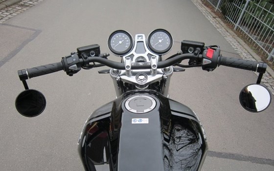 Umgebautes Motorrad Honda CB 1100 R von Zweiradtechnik Jörg Schlieter - Bild 9 Umgebautes Motorrad Honda CB 1100 R von Zweiradtechnik Jörg Schlieter - Bild 9