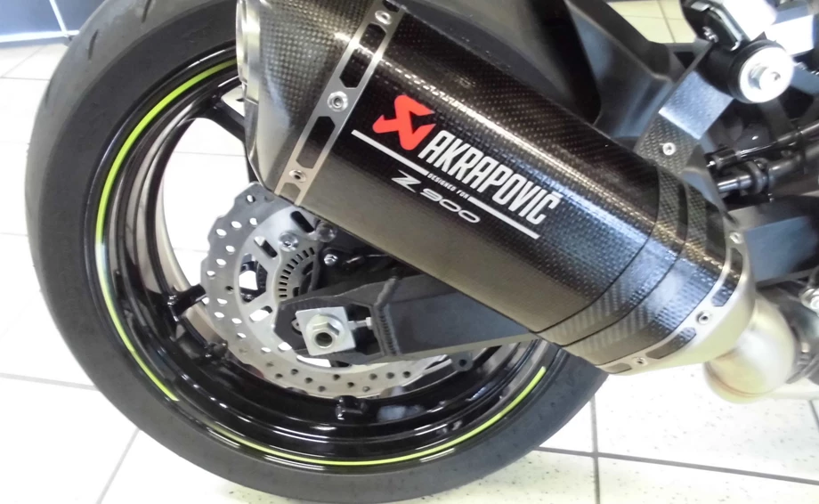 Umbgebautes Motorrad Kawasaki Z900 Bild 8: Umbgebautes Motorrad Kawasaki Z900