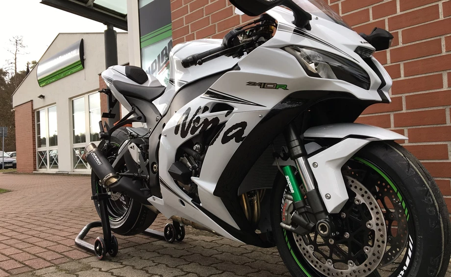 Umbgebautes Motorrad Kawasaki Ninja ZX-10R Bild 10: Umbgebautes Motorrad Kawasaki Ninja ZX-10R