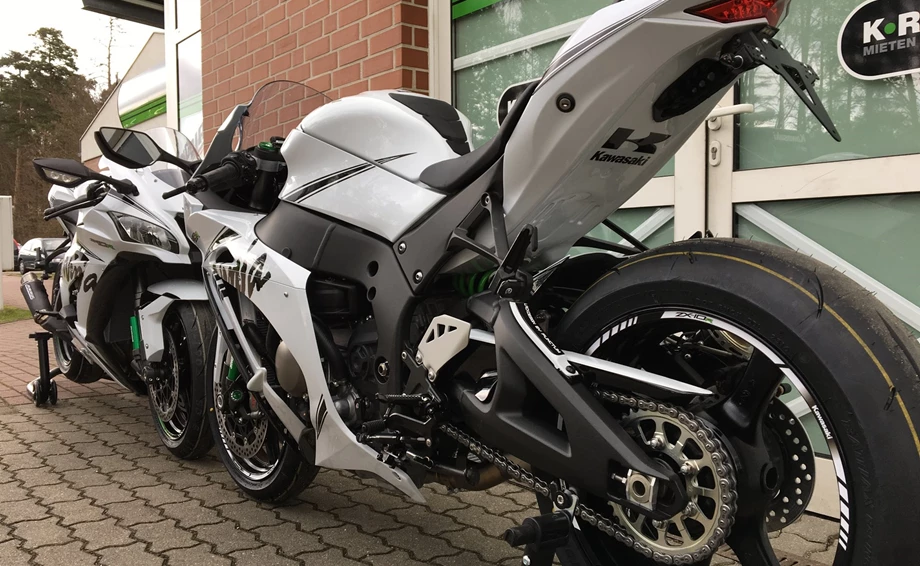 Umbgebautes Motorrad Kawasaki Ninja ZX-10R Bild 11: Umbgebautes Motorrad Kawasaki Ninja ZX-10R