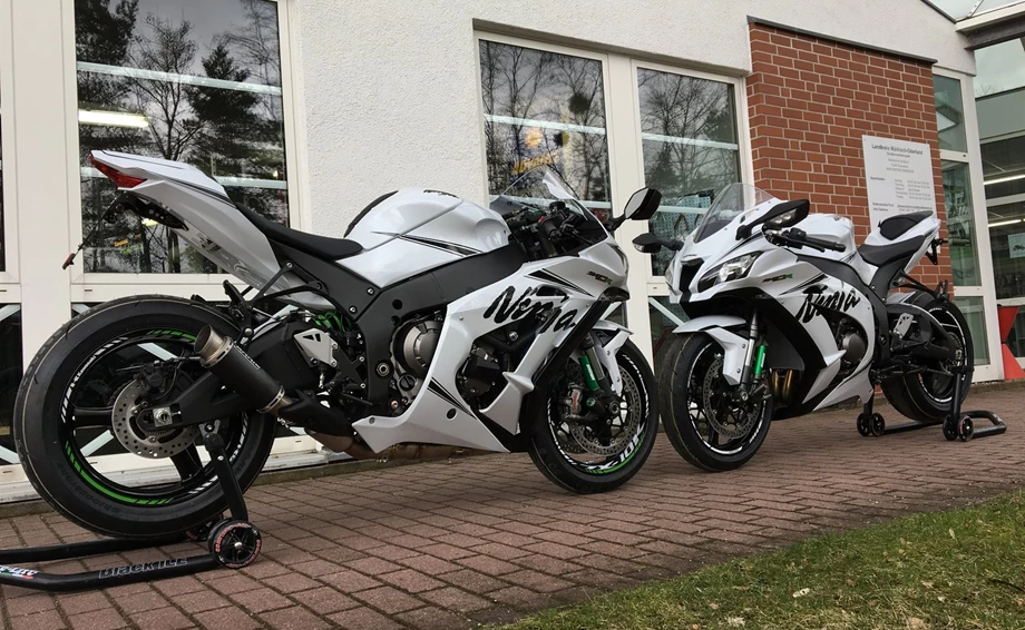 Umbgebautes Motorrad Kawasaki Ninja ZX-10R Bild 13: Umbgebautes Motorrad Kawasaki Ninja ZX-10R
