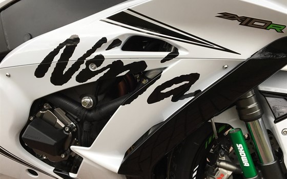 Umgebautes Motorrad Kawasaki Ninja ZX-10R von BikerWorld Rosenow - Bild 2 Umgebautes Motorrad Kawasaki Ninja ZX-10R von BikerWorld Rosenow - Bild 2
