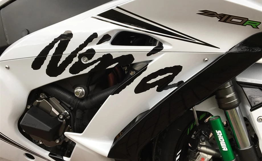Umbgebautes Motorrad Kawasaki Ninja ZX-10R Bild 2: Umbgebautes Motorrad Kawasaki Ninja ZX-10R