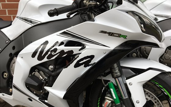 Umgebautes Motorrad Kawasaki Ninja ZX-10R von BikerWorld Rosenow - Bild 5 Umgebautes Motorrad Kawasaki Ninja ZX-10R von BikerWorld Rosenow - Bild 5