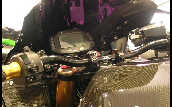 Umgebautes Motorrad Kawasaki ZX-12R Ninja von Motorrad Briel GmbH - Bild 6 Umgebautes Motorrad Kawasaki ZX-12R Ninja von Motorrad Briel GmbH - Bild 6