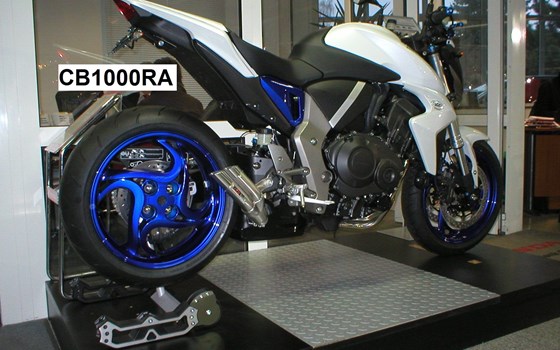 Umgebautes Motorrad Honda CB 1000 R von Honda Auto- & Motorradhaus Chmell - Bild 1 Umgebautes Motorrad Honda CB 1000 R von Honda Auto- & Motorradhaus Chmell - Bild 1