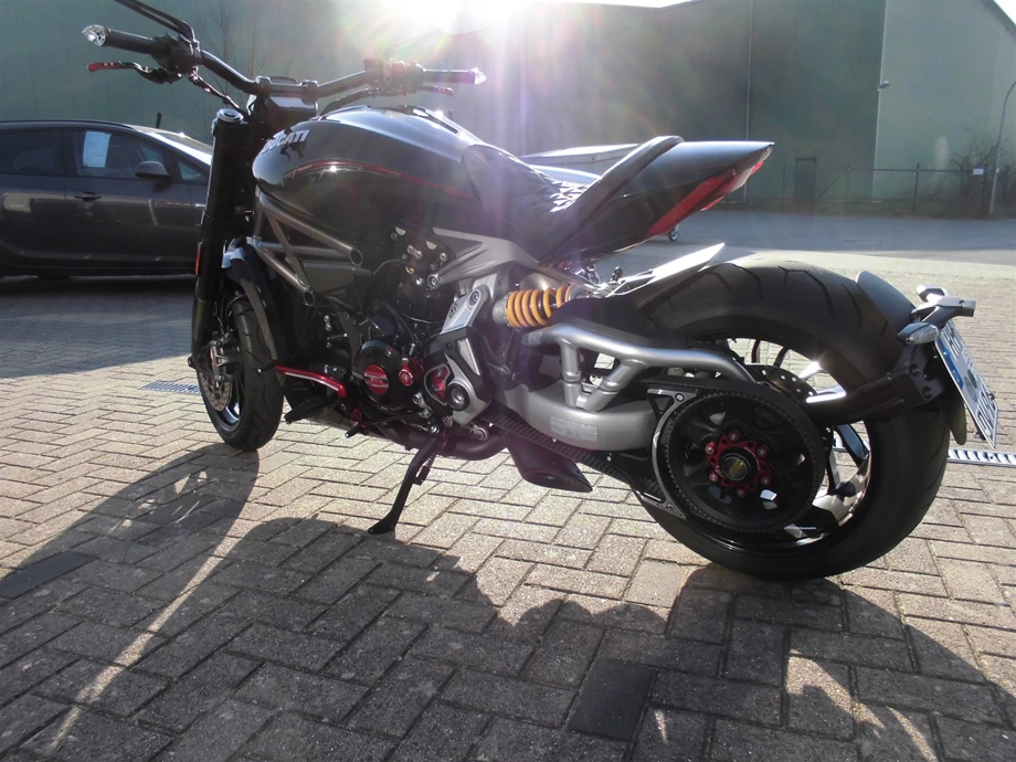 Umbgebautes Motorrad Ducati XDiavel S Bild 9: Umbgebautes Motorrad Ducati XDiavel S