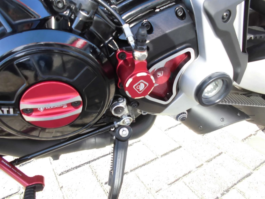 Umbgebautes Motorrad Ducati XDiavel S Bild 16: Umbgebautes Motorrad Ducati XDiavel S