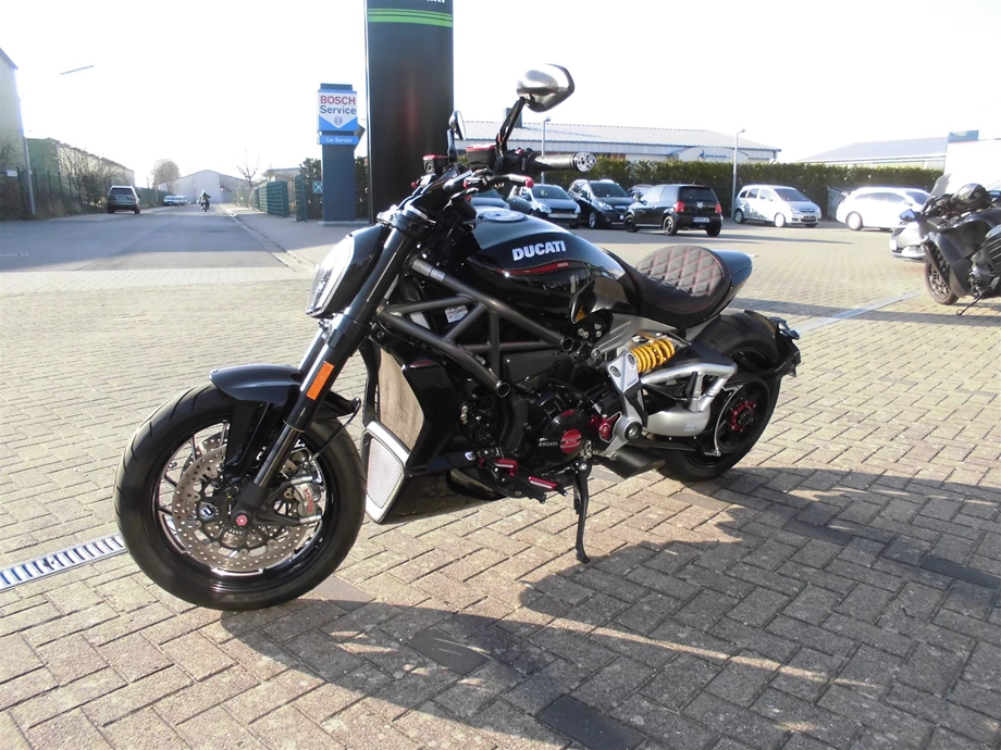Umbgebautes Motorrad Ducati XDiavel S Bild 7: Umbgebautes Motorrad Ducati XDiavel S