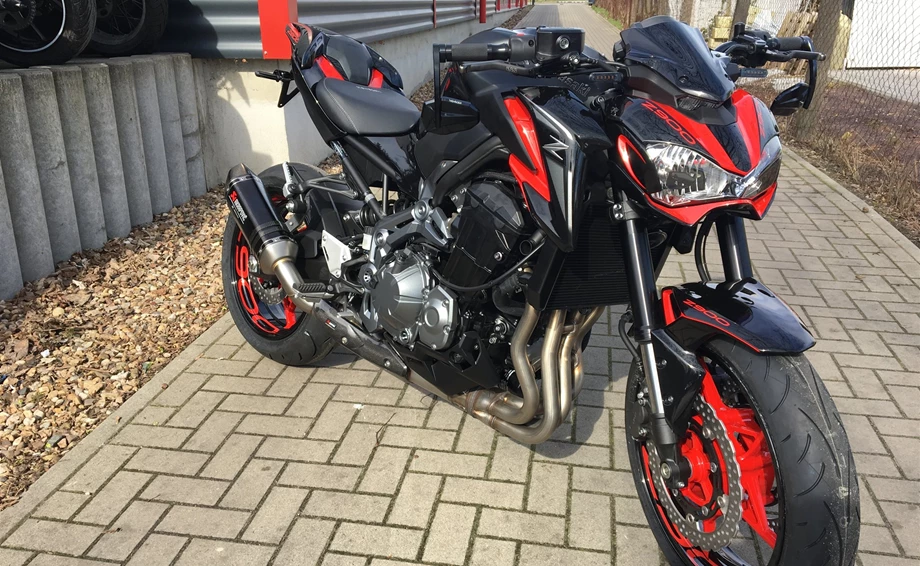 Umbgebautes Motorrad Kawasaki Z900 Bild 10: Umbgebautes Motorrad Kawasaki Z900