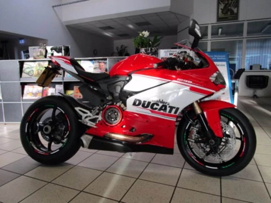 Umbgebautes Motorrad Ducati 1299 Panigale Bild 1: Umbgebautes Motorrad Ducati 1299 Panigale
