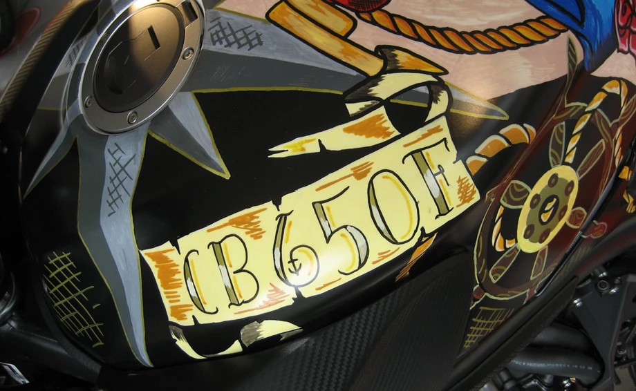 Umbgebautes Motorrad Honda CB650F Bild 14: Umbgebautes Motorrad Honda CB650F