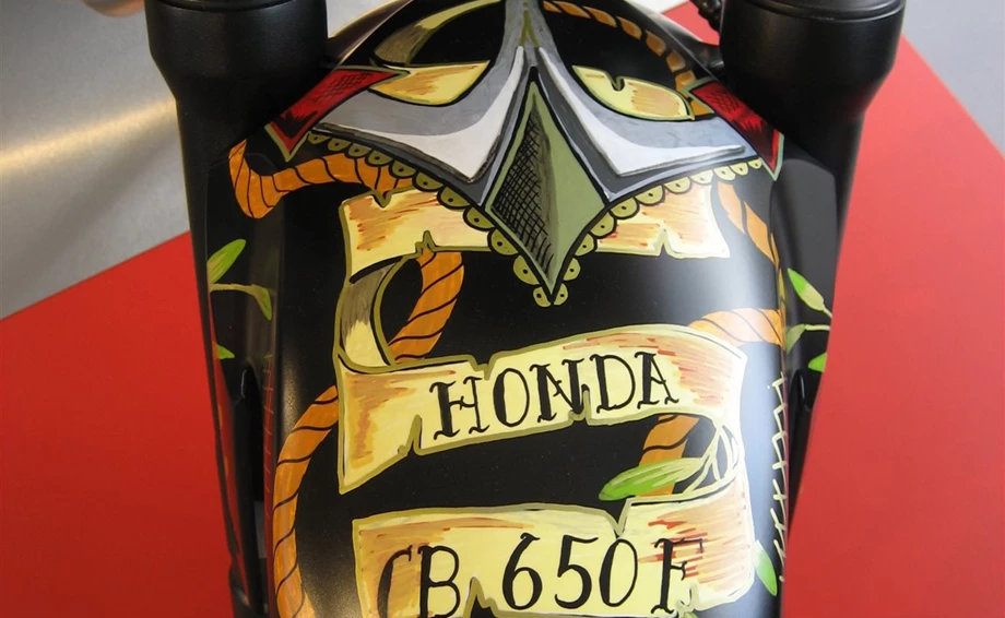 Umbgebautes Motorrad Honda CB650F Bild 16: Umbgebautes Motorrad Honda CB650F