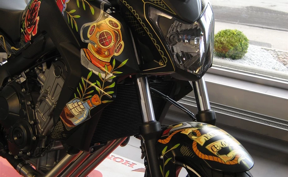 Umbgebautes Motorrad Honda CB650F Bild 6: Umbgebautes Motorrad Honda CB650F