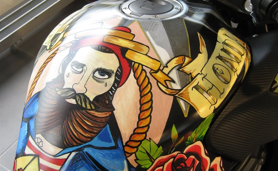 Umbgebautes Motorrad Honda CB650F Bild 9: Umbgebautes Motorrad Honda CB650F