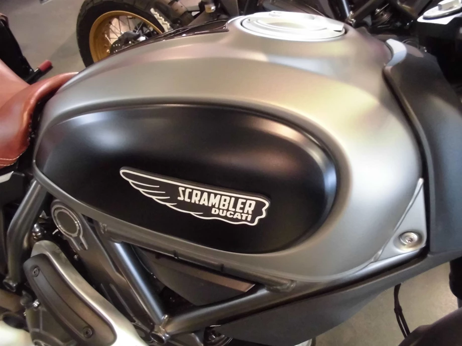 Umbgebautes Motorrad Ducati Scrambler Icon Bild 3: Umbgebautes Motorrad Ducati Scrambler Icon