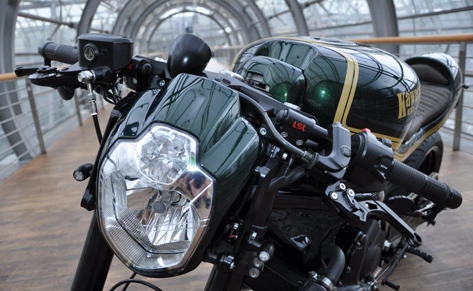 Umbgebautes Motorrad Kawasaki ER-6n Bild 7: Umbgebautes Motorrad Kawasaki ER-6n