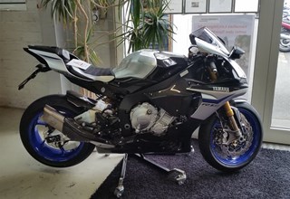 Yamaha R1M