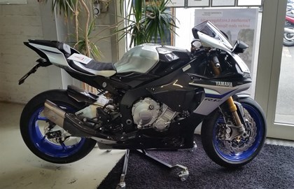 Yamaha R1M Custom Bike