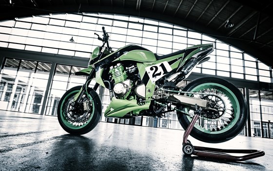 Umgebautes Motorrad Kawasaki Z1000 von Warm Up Zweiradtechnik GmbH - Bild 2 Umgebautes Motorrad Kawasaki Z1000 von Warm Up Zweiradtechnik GmbH - Bild 2