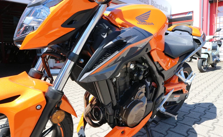 Umbgebautes Motorrad Honda CB500F Bild 10: Umbgebautes Motorrad Honda CB500F
