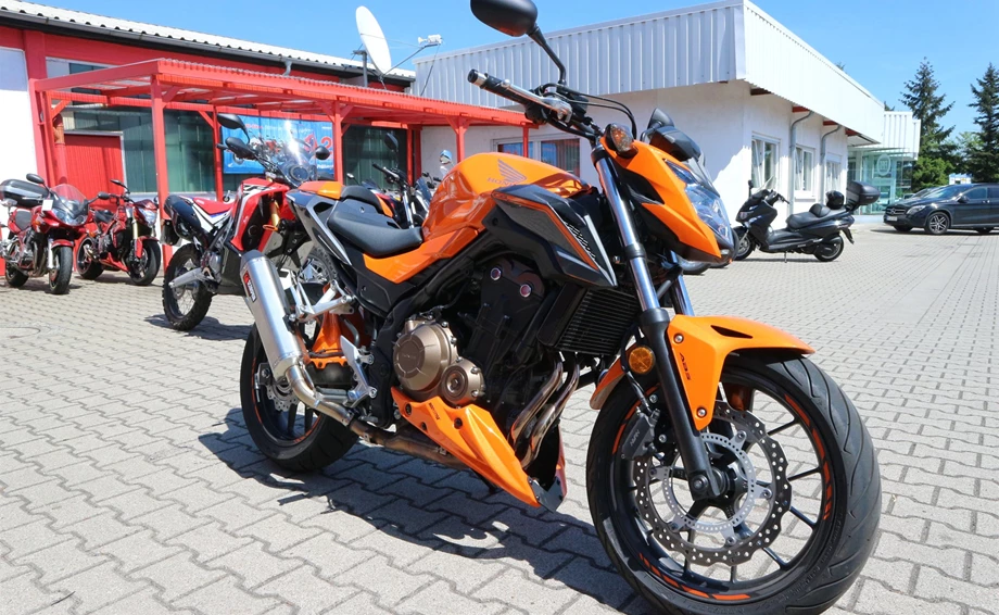 Umbgebautes Motorrad Honda CB500F Bild 5: Umbgebautes Motorrad Honda CB500F