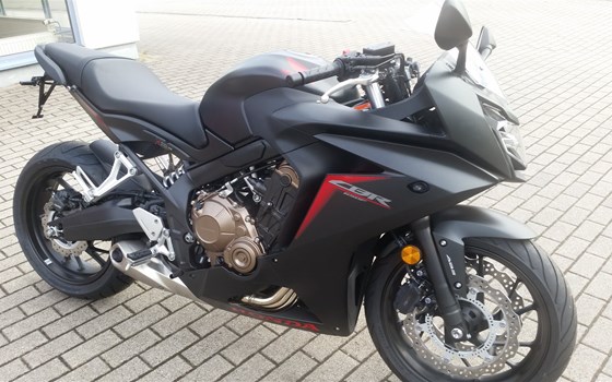 Umgebautes Motorrad Honda CBR 650F von Brand und Dowalil Motorradhandel - Bild 3 Umgebautes Motorrad Honda CBR 650F von Brand und Dowalil Motorradhandel - Bild 3