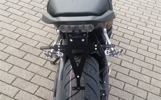 Umgebautes Motorrad Honda CBR 650F von Brand und Dowalil Motorradhandel - Bild 5 Umgebautes Motorrad Honda CBR 650F von Brand und Dowalil Motorradhandel - Bild 5
