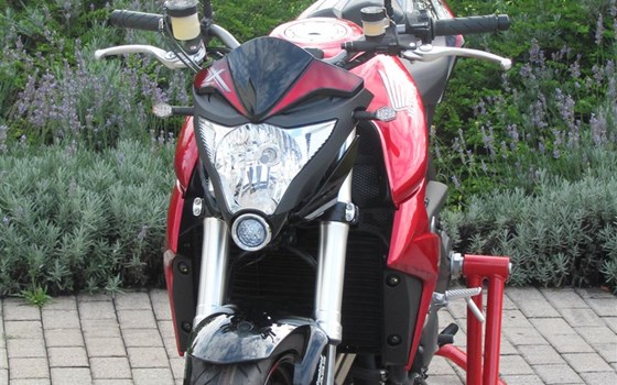 Umgebautes Motorrad Honda CB 1000 R von Brand und Dowalil Motorradhandel - Bild 3 Umgebautes Motorrad Honda CB 1000 R von Brand und Dowalil Motorradhandel - Bild 3