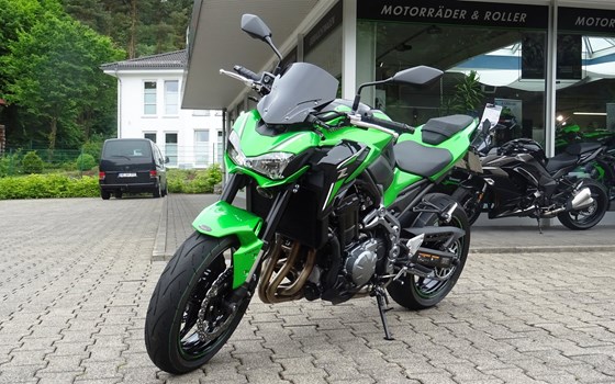 Umgebautes Motorrad Kawasaki Z900 von Motorrad & AutoTeam Klaus Fronz - Bild 2 Umgebautes Motorrad Kawasaki Z900 von Motorrad & AutoTeam Klaus Fronz - Bild 2