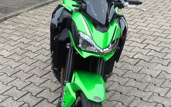 Umgebautes Motorrad Kawasaki Z900 von Motorrad & AutoTeam Klaus Fronz - Bild 3 Umgebautes Motorrad Kawasaki Z900 von Motorrad & AutoTeam Klaus Fronz - Bild 3