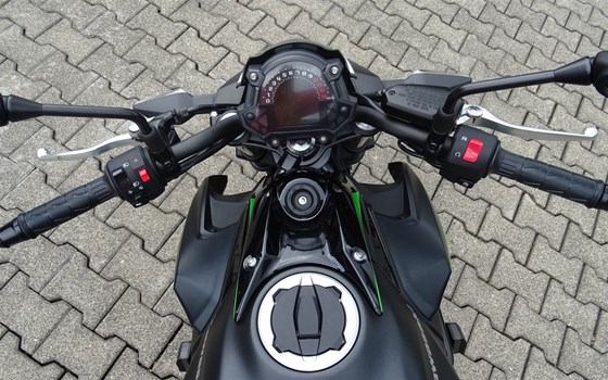 Umgebautes Motorrad Kawasaki Z650 von Motorrad & AutoTeam Klaus Fronz - Bild 12 Umgebautes Motorrad Kawasaki Z650 von Motorrad & AutoTeam Klaus Fronz - Bild 12