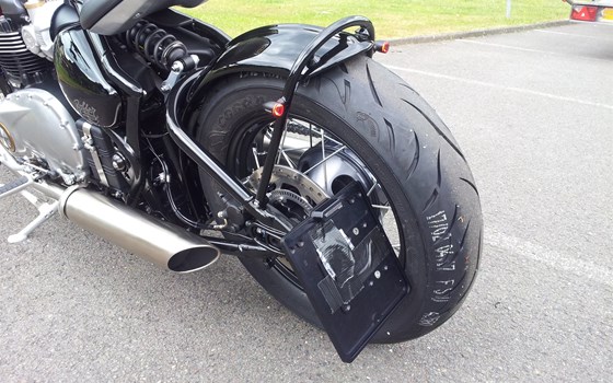 Umgebautes Motorrad Triumph Bonneville Bobber von Motorradhaus Löhmer GmbH - Bild 7 Umgebautes Motorrad Triumph Bonneville Bobber von Motorradhaus Löhmer GmbH - Bild 7