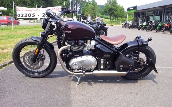 Umgebautes Motorrad Triumph Bonneville Bobber von Motorradhaus Löhmer GmbH - Bild 2 Umgebautes Motorrad Triumph Bonneville Bobber von Motorradhaus Löhmer GmbH - Bild 2