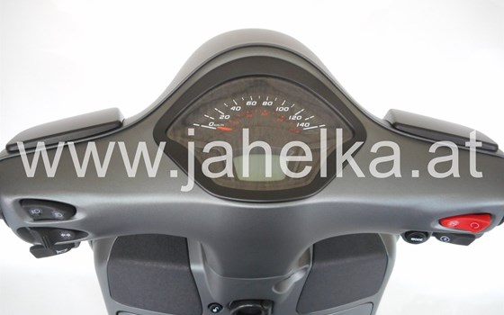 Umgebautes Motorrad Vespa GTS 300 i.e. Super Sport von Jahelka Zweirad GmbH - Bild 5 Umgebautes Motorrad Vespa GTS 300 i.e. Super Sport von Jahelka Zweirad GmbH - Bild 5