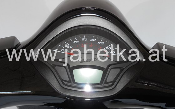 Umgebautes Motorrad Vespa GTS 300 i.e. Super von Jahelka Zweirad GmbH - Bild 8 Umgebautes Motorrad Vespa GTS 300 i.e. Super von Jahelka Zweirad GmbH - Bild 8