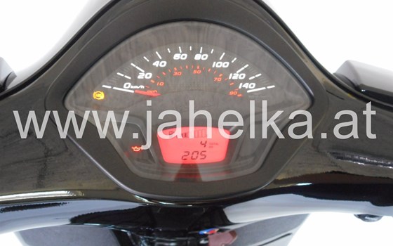 Umgebautes Motorrad Vespa GTS 300 i.e. Super von Jahelka Zweirad GmbH - Bild 9 Umgebautes Motorrad Vespa GTS 300 i.e. Super von Jahelka Zweirad GmbH - Bild 9