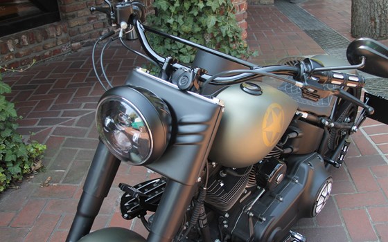 Umgebautes Motorrad Harley-Davidson Softail Fat Boy Special FLSTFB von X-Trem Custombikes - Bild 10 Umgebautes Motorrad Harley-Davidson Softail Fat Boy Special FLSTFB von X-Trem Custombikes - Bild 10