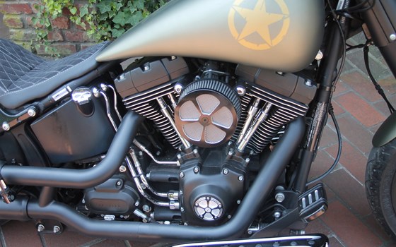 Umgebautes Motorrad Harley-Davidson Softail Fat Boy Special FLSTFB von X-Trem Custombikes - Bild 17 Umgebautes Motorrad Harley-Davidson Softail Fat Boy Special FLSTFB von X-Trem Custombikes - Bild 17