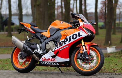 Honda CBR1000RR Fireblade Custom Bike Honda CBR1000RR Fireblade Custom Bike