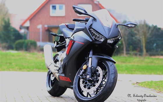 Umgebautes Motorrad Honda CBR1000RR Fireblade von Motorrad-Center Wessmann GmbH - Bild 14 Umgebautes Motorrad Honda CBR1000RR Fireblade von Motorrad-Center Wessmann GmbH - Bild 14