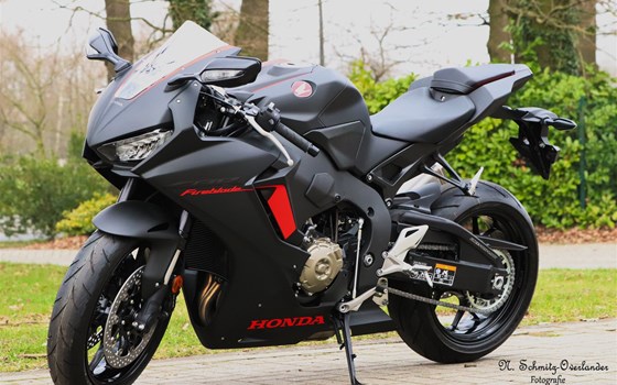 Umgebautes Motorrad Honda CBR1000RR Fireblade von Motorrad-Center Wessmann GmbH - Bild 17 Umgebautes Motorrad Honda CBR1000RR Fireblade von Motorrad-Center Wessmann GmbH - Bild 17