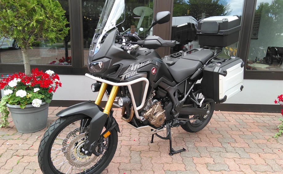 Rebuilt motorbike Honda CRF1000L Africa Twin DCT Bild 1: Rebuilt motorbike Honda CRF1000L Africa Twin DCT