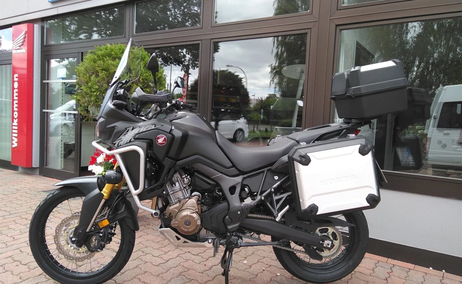 Rebuilt motorbike Honda CRF1000L Africa Twin DCT Bild 3: Rebuilt motorbike Honda CRF1000L Africa Twin DCT
