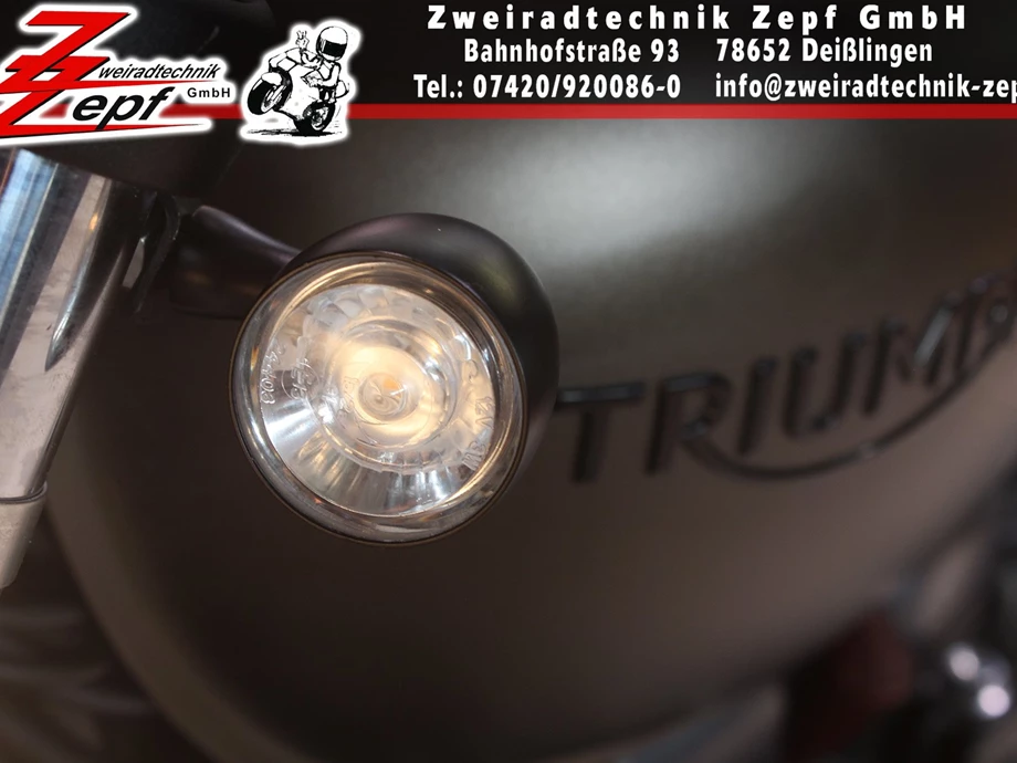 Umbgebautes Motorrad Triumph Bonneville Bobber Bild 8: Umbgebautes Motorrad Triumph Bonneville Bobber