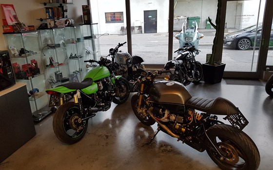 Umgebautes Motorrad Moto Guzzi V 11 Café Sport von Zweiradtechnik Primus GmbH - Bild 2 Umgebautes Motorrad Moto Guzzi V 11 Café Sport von Zweiradtechnik Primus GmbH - Bild 2