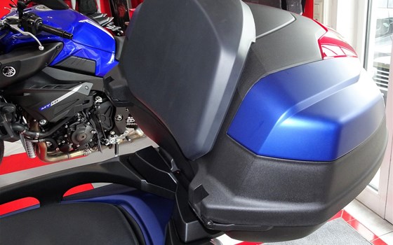 Umgebautes Motorrad Yamaha TMAX DX von Zweiradcenter Steyr e.U., Peter Bührer - Bild 5 Umgebautes Motorrad Yamaha TMAX DX von Zweiradcenter Steyr e.U., Peter Bührer - Bild 5