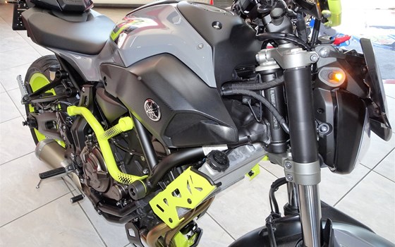 Umgebautes Motorrad Yamaha MT-07 Moto Cage von Zweiradcenter Steyr e.U., Peter Bührer - Bild 2 Umgebautes Motorrad Yamaha MT-07 Moto Cage von Zweiradcenter Steyr e.U., Peter Bührer - Bild 2