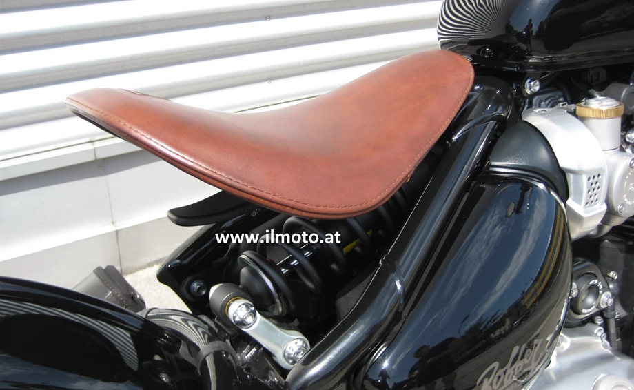 Umbgebautes Motorrad Triumph Bonneville Bobber Bild 9: Umbgebautes Motorrad Triumph Bonneville Bobber